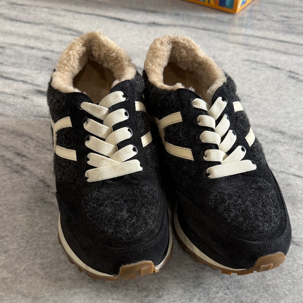 Veronica Beard sneakers. New. Black and Cream Sneakers with Fleece Lining